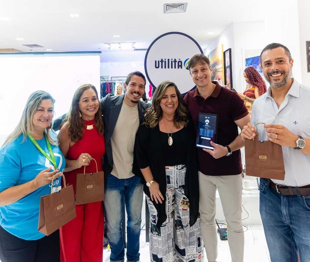 Alfredo Girolami, da Agência Grão de Mostarda, e Glenio Machado, da Digital Sharp, especialistas em marketing e inteligência artificial criaram ações interativas que engajaram os convidados.