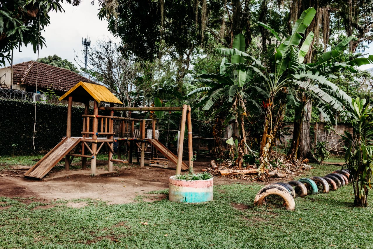 A escola é sustentada por um grupo pedagógico em constante formação