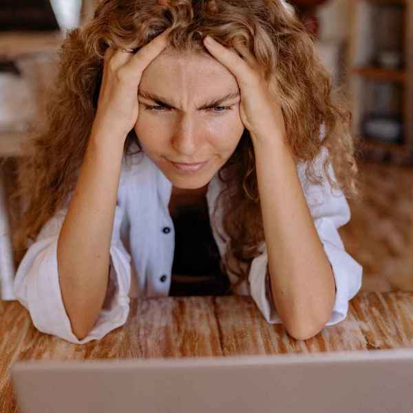 thumb landing page kamus slide 004