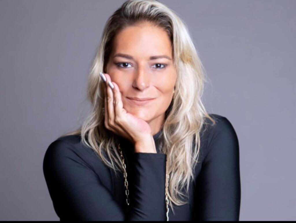 Psicoterapeuta Formada em Psicanálise Clínica comportamental e em Programação Neurolinguística