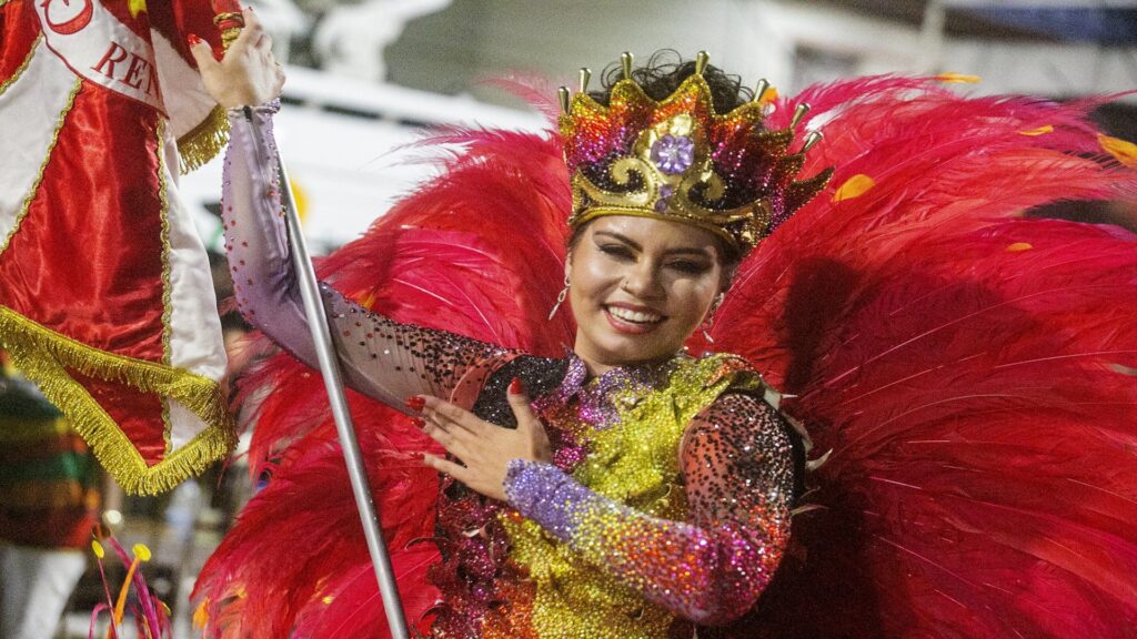 RENASCER DESFILE 11